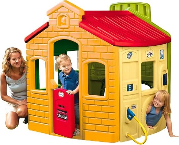 Little Tikes - Tikes Town Spielhaus - Outdoor-Spielset - 4 Zonen - Enthält EIN Basketballnetz, EIN Tor & mehr - fördert fantasievolle & aktive Spiele - 18 Monate bis 5 Jahre - Evergreen